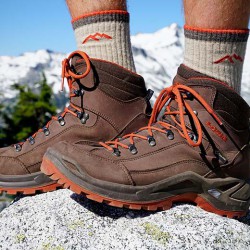 أحذية التنزه أحذية التنزه